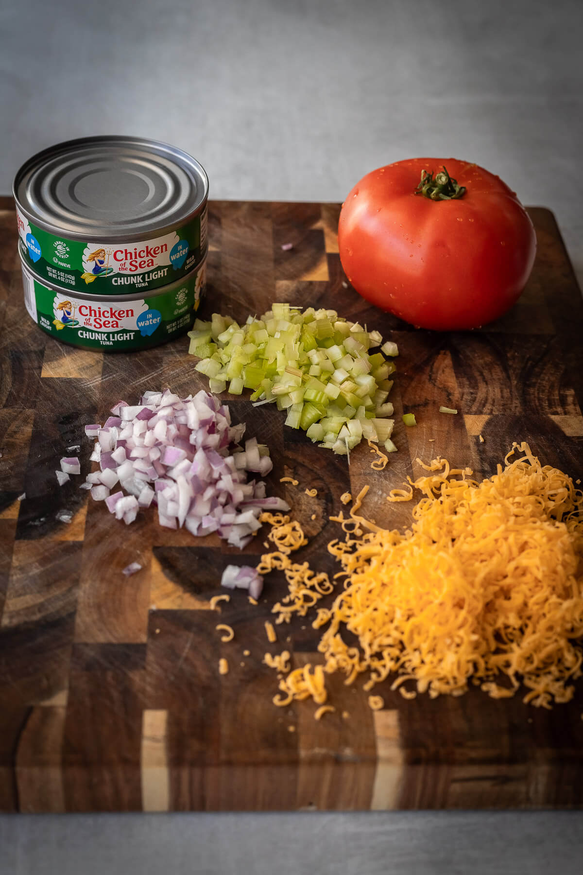 ingredients for making tuna melt tomatoes